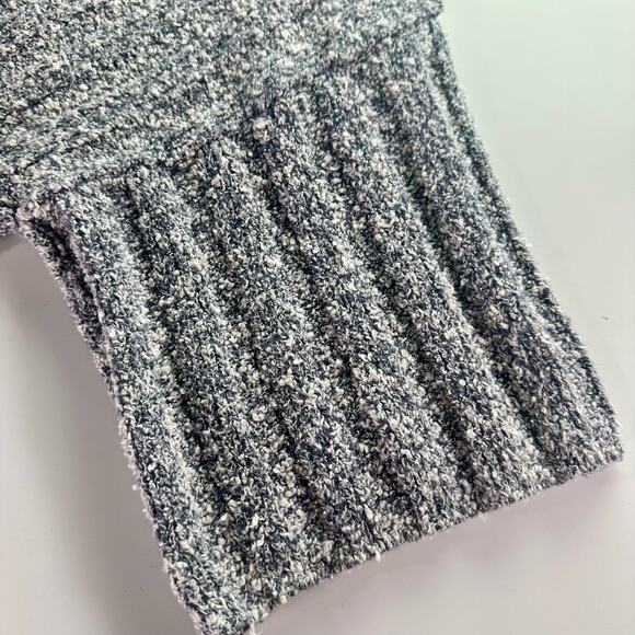 Free People Women's Medium Gray & White Oversized Boxy Cropped Sweater Comfort - Picture 7 of 8